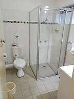 Molly Morgan Motor Inn