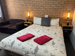 Three Ways Motel