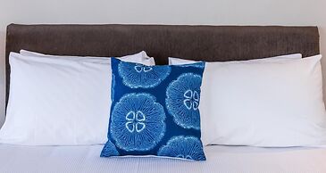 Twin Peaks Lakeside Inn