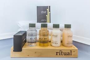 Twin Peaks Lakeside Inn