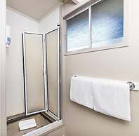 Twin Peaks Lakeside Inn