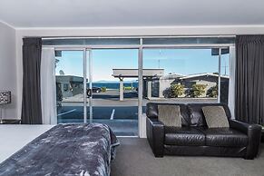 Twin Peaks Lakeside Inn