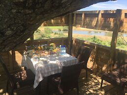 Pondoro Game Lodge  - Open to Kruger Park