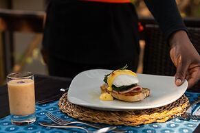 Pondoro Game Lodge  - Open to Kruger Park