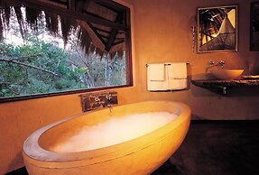 Pondoro Game Lodge  - Open to Kruger Park