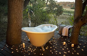 Pondoro Game Lodge  - Open to Kruger Park