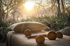 Pondoro Game Lodge  - Open to Kruger Park