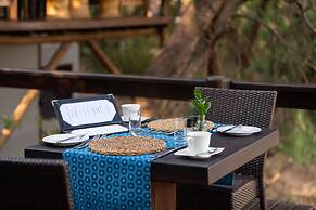 Pondoro Game Lodge  - Open to Kruger Park
