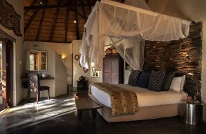 Pondoro Game Lodge  - Open to Kruger Park