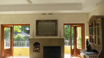 Victoria's at Wategos