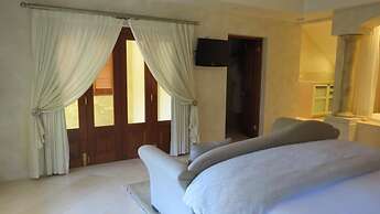 Victoria's at Wategos