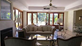 Victoria's at Wategos