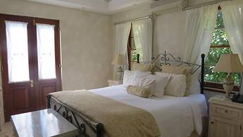 Victoria's at Wategos