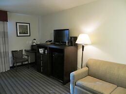 Super 8 by Wyndham Saskatoon Near Downtown