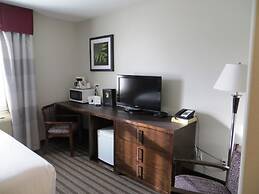 Super 8 by Wyndham Saskatoon Near Downtown