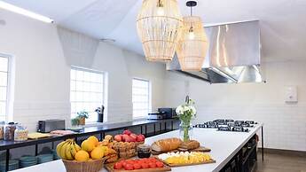 Stoke Beach House - Hostel