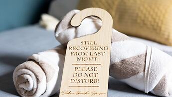 Stoke Beach House - Hostel