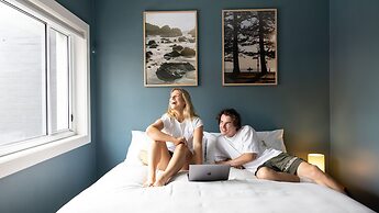 Stoke Beach House - Hostel