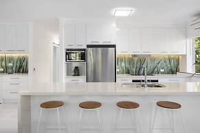 Noosa Outrigger Beach Resort