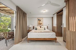 Noosa Outrigger Beach Resort