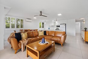 Noosa Outrigger Beach Resort