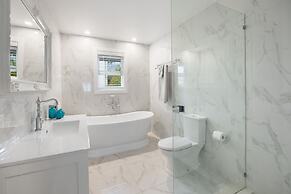 Noosa Outrigger Beach Resort