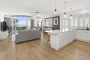 Noosa Outrigger Beach Resort