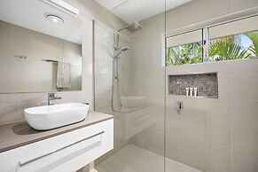 Noosa Outrigger Beach Resort