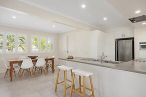 Noosa Outrigger Beach Resort