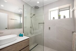 Noosa Outrigger Beach Resort