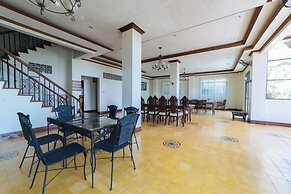 MC Mountain Home Apartelle