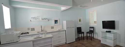 Hollywood Beachside Boutique Suites