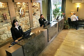 Days Inn by Wyndham Levis