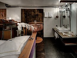 Backstage Boutique Hotel