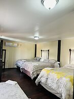 La Delphina B&B Bar and Grill Hotel