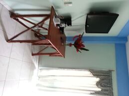 La Delphina B&B Bar and Grill Hotel