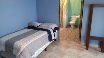 La Delphina B&B Bar and Grill Hotel