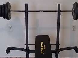 La Delphina B&B Bar and Grill Hotel