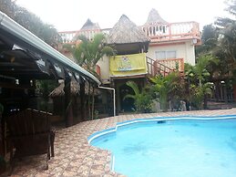 La Delphina B&B Bar and Grill Hotel