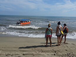 La Delphina B&B Bar and Grill Hotel