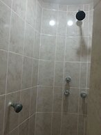 La Delphina B&B Bar and Grill Hotel