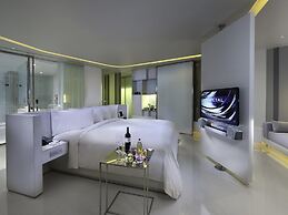 SO/ Bangkok
