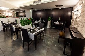 Queen Boutique Hotel