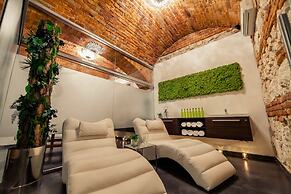 Queen Boutique Hotel