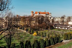 Queen Boutique Hotel