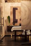 Queen Boutique Hotel