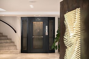 Avra City Boutique Hotel