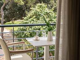 Avra City Boutique Hotel