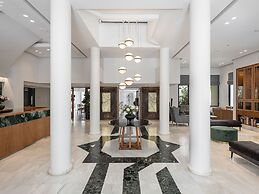 Avra City Boutique Hotel