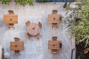 Avra City Boutique Hotel